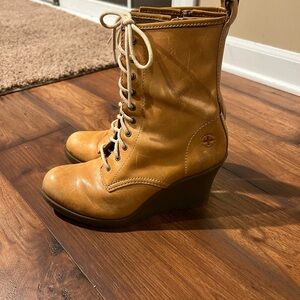 Dr. Martens  Women’s Wedge Combat Style Marcie AW501 Ankle Boot size 6